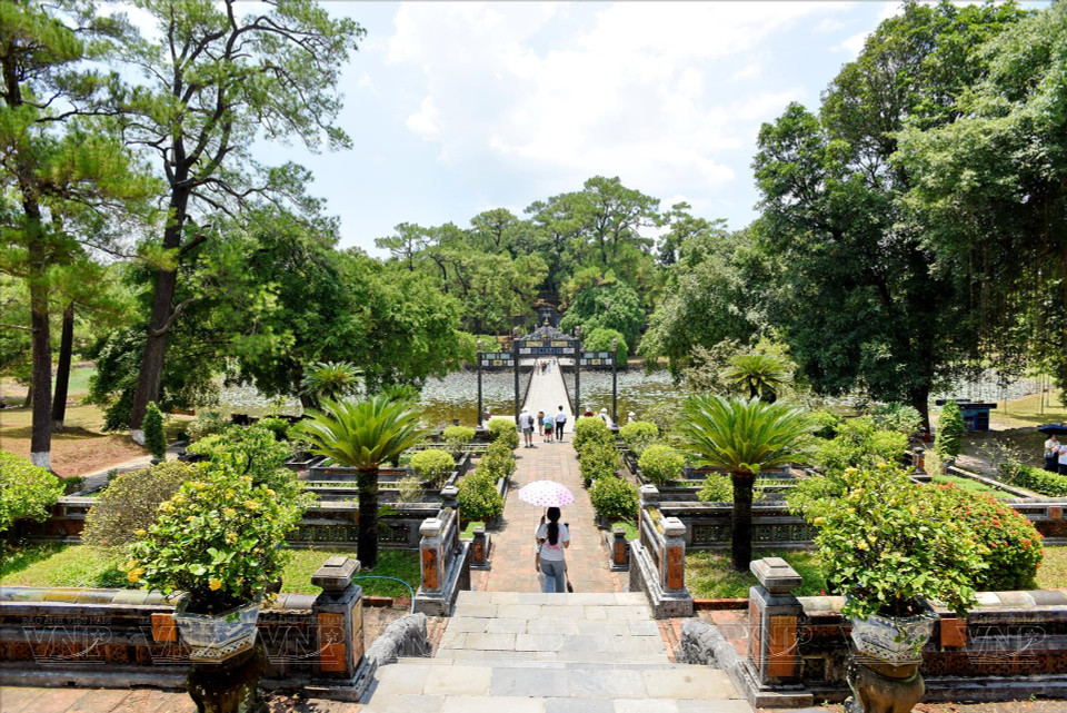连接明楼和安放着国王遗体的宝城的通道。图自越通社越南画报