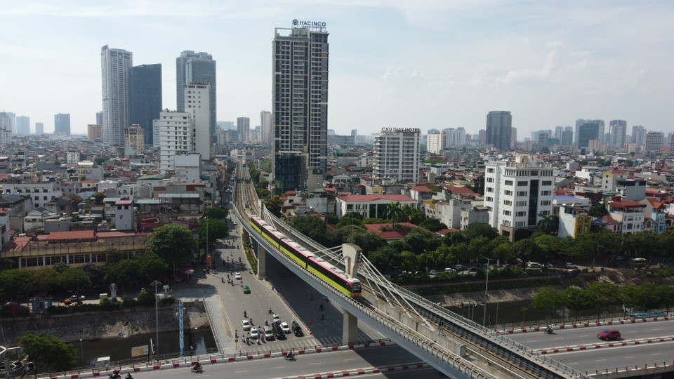 从呠至纸桥郡S8站路段包括8座车站。图自越通社