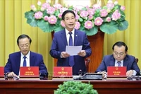 国家主席办公厅副主任范清河主持新闻发布会。图自越通社