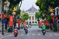 河内市的一角。图自越通社