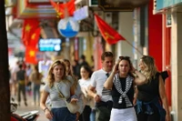 仅9月份，入境越南的国际游客量约达150万人次。图自越通社