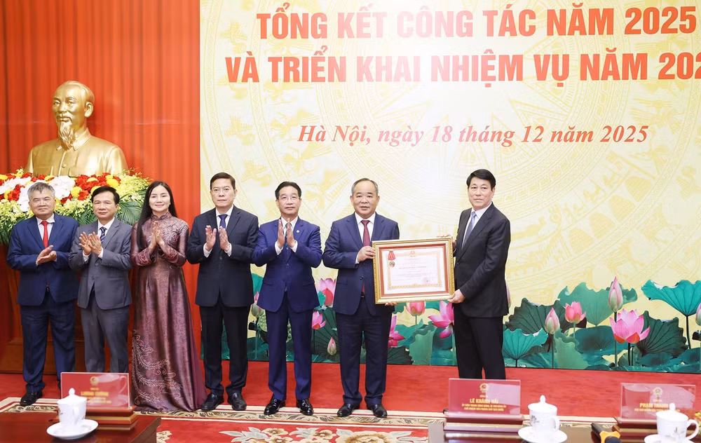 vna-potal-chu-tich-nuoc-du-hoi-nghi-tong-ket-cong-tac-nam-2025-cua-van-phong-chu-tich-nuoc-8480035.jpg