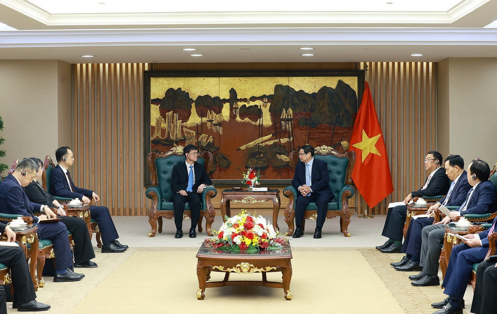 越南政府总理范明政会见中国退役军人事务部部长裴金佳。图自越通社