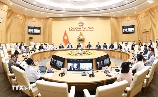 cuoc-hop-truc-tuyen-uy-ban-thuong-mai-cua-hiep-dinh-evfta-ngay-26-6-2025-tai-ha-noi-anh-tran-viet-ttxvn.jpg