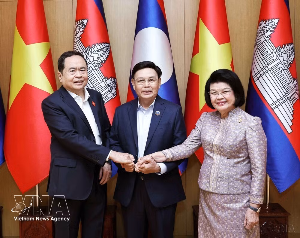 vnanet-potal-chu-tich-quoc-hoi-lao-xaysomphone-phomvihane-nha-lanh-dao-gop-phan-vun-dap-cho-moi-quan-he-huu-nghi-viet-nam-lao-8942554.jpg