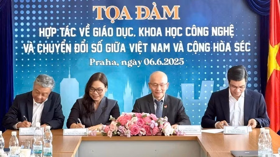 vna-potal-thuc-day-quan-he-viet-sec-ve-giao-duc-dai-hoc-nghien-cuu-khoa-hoc-8078159.jpg
