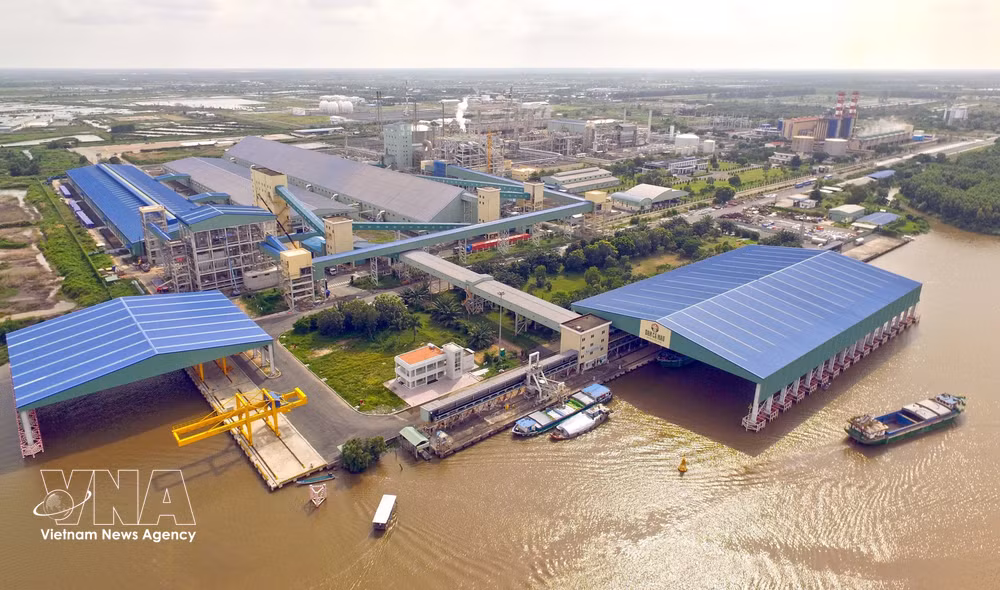 vnanet-potal-ca-mau-phan-dau-xuat-khau-hang-hoa-dat-17-ty-usd-giai-doan-2026-2030-8901948-1.jpg