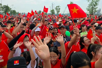 2025年“我的越南”马拉松赛弘扬民族精神。图自VOV