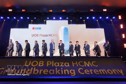 胡志明市总部大楼“UOB Plaza”动工兴建。图自越通社