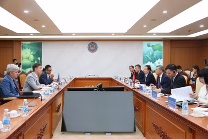 会见现场。图自越南财政时报