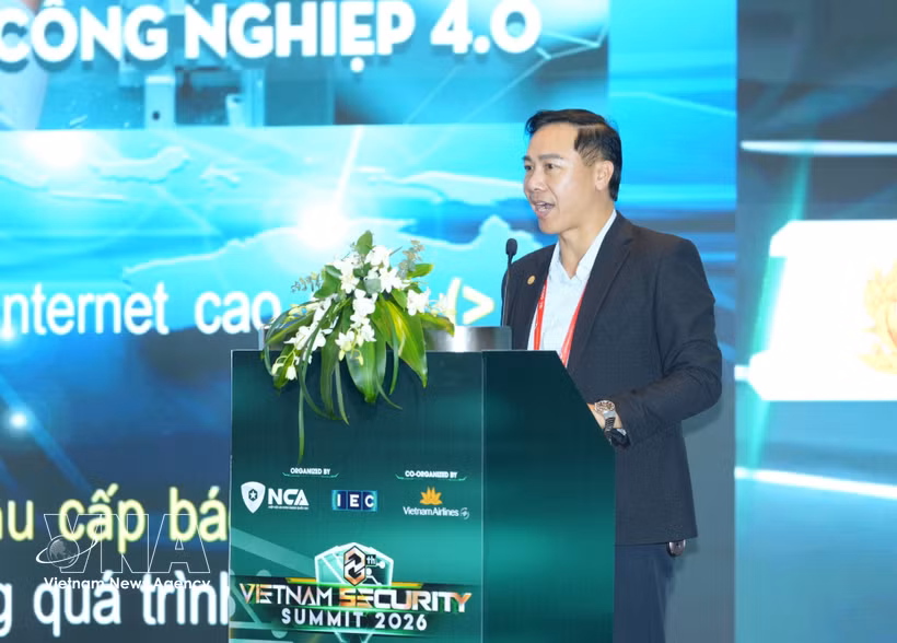 来自公安部网络安全与高科技犯罪预防局的阮廷杜诗上校上专题研讨会上发言。图自越通社