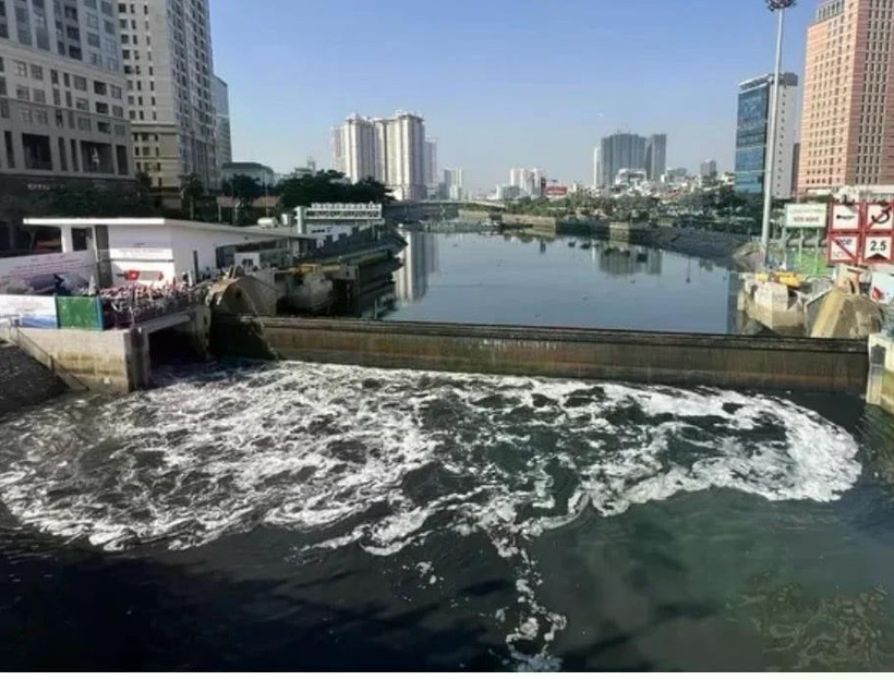 防潮闸的作用是防潮、排水，减少减少城市内涝。图自互联网