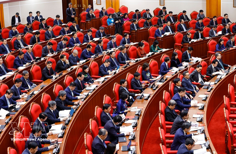 出席越共十四届二中全会开幕会的代表。图自越通社