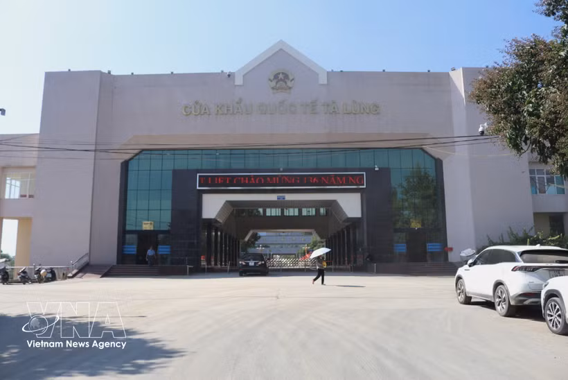 驮隆国际口岸。图自越通社