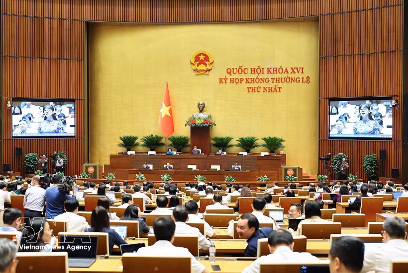 越南第十六届国会第一次非常规会议现场。图自越通社