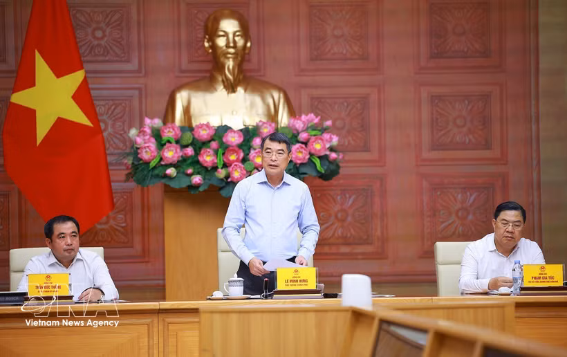 越南政府总理黎明兴在会议上发表讲话。图自越通社