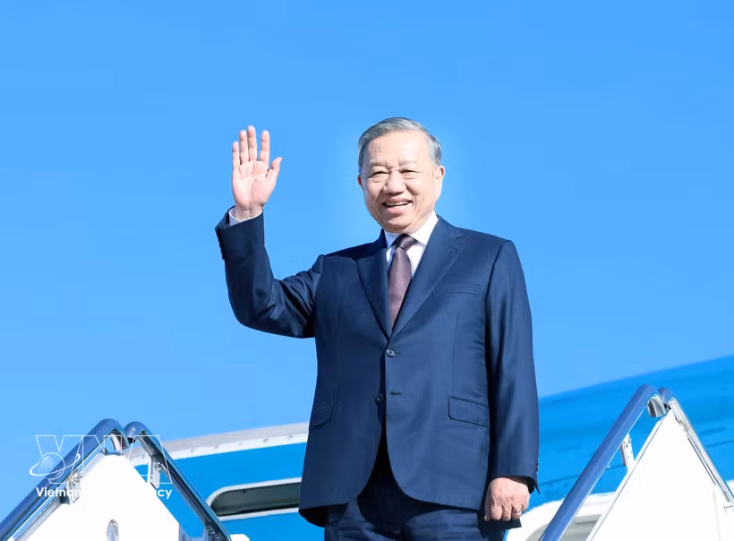 越共中央总书记苏林圆满结束赴美出席加沙和平委员会开幕会议之行。图自越通社