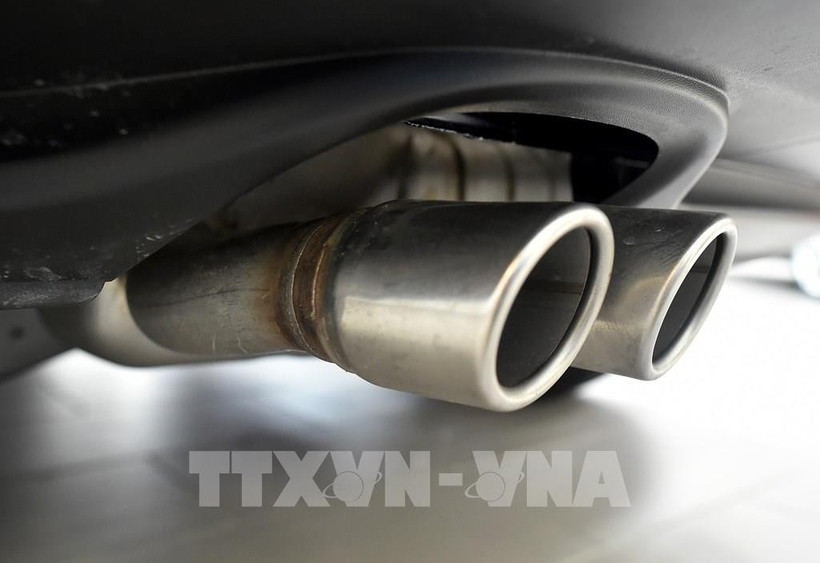 越南3月1日起实施更严格的汽车尾气检测新规。图自法新社/越通社