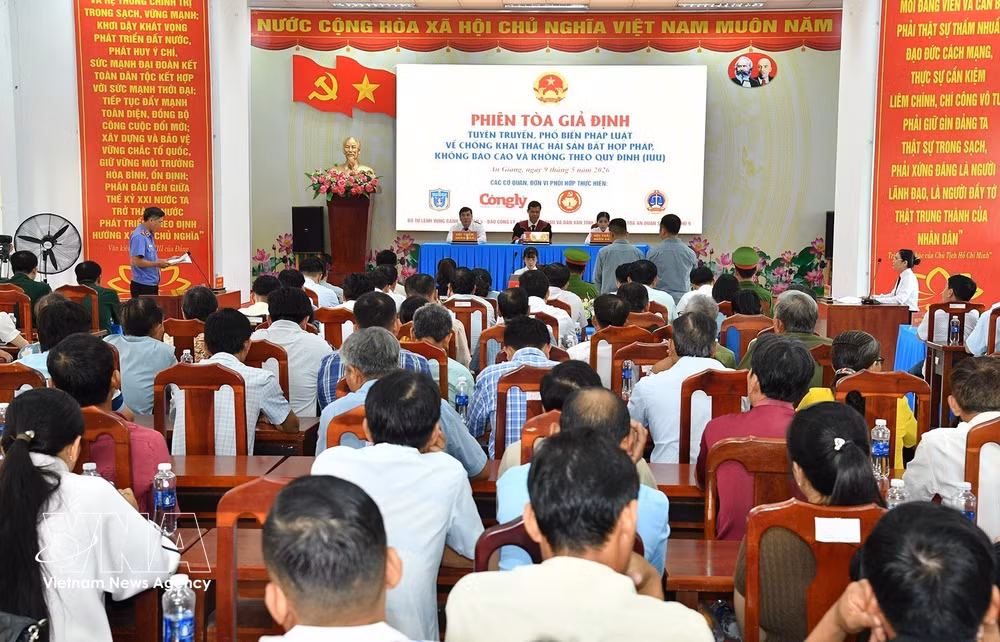 vnanet-potal-an-giang-tuyen-truyen-chong-iuu-bang-hinh-thuc-phien-toa-gia-dinh-8752204.jpg