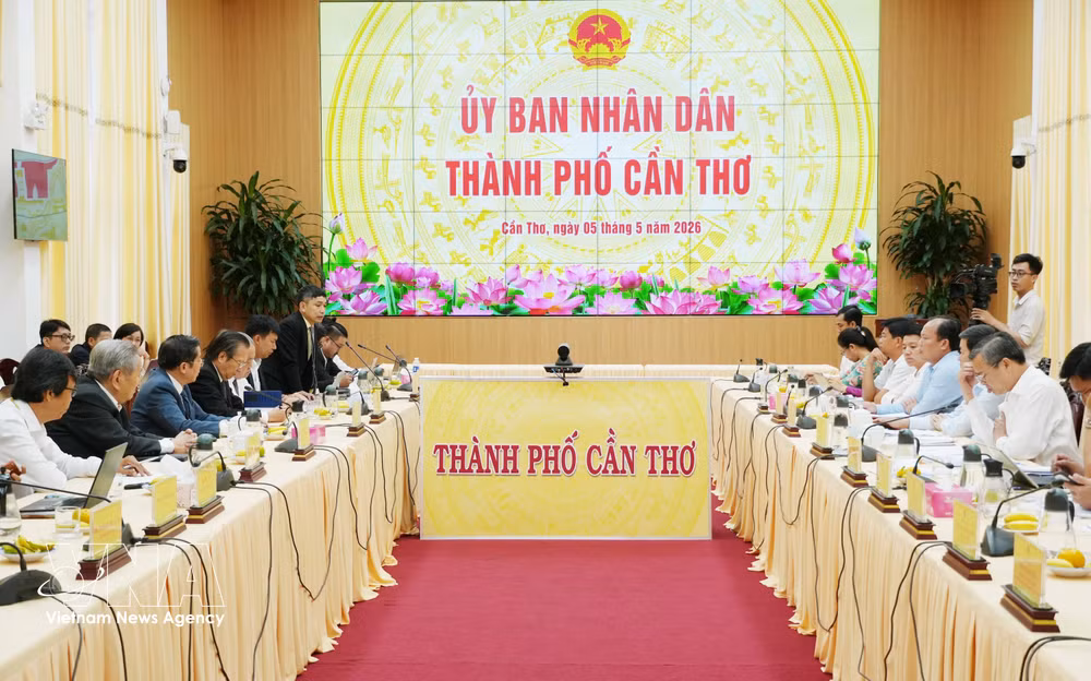vnanet-potal-lanh-dao-thanh-pho-can-tho-lam-viec-voi-tap-doan-ct-group-8741807.jpg