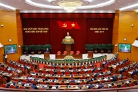 3月25日下午，越共中央第十四届中央委员会第二次全体会议在河内闭幕。图自越通社