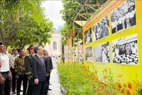 展览会展出100幅图片，介绍阮文灵同志的革命生涯及对南方革命的重大贡献。图自越通社