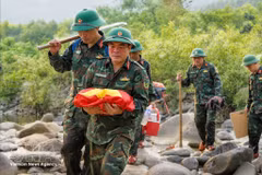 点亮英烈回归之路