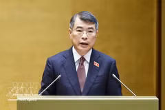 越共中央政治局委员、政府总理黎明兴作关于2026年经济社会发展计划执行情况及2027年计划预期的报告 图自越通社