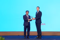 越南科学技术部代表越南政府接受由全球移动通信系统协会（GSMA）颁发的2026年政府领导力奖 图自suckhoedoisong.vn
