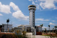 富国空中交通管制塔台。图：越通社 