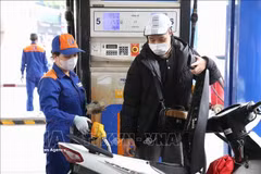 越南成品油价格3月25日下午起大幅下调 图自越通社