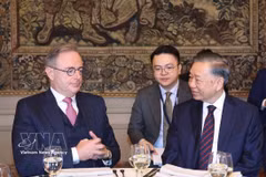 小范围会见结束后，越共中央总书记、国家主席苏林出席比利时首相巴尔特·德·韦弗举行的会谈及招待会。图自越通社