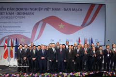 越共中央总书记、国家主席苏林出席越丹企业论坛 图自越通社