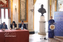 活动中，两座城市领导人均表示决心进一步加强和深化两地合作关系。图：越通社发。