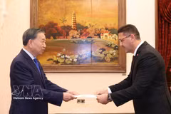 苏林总书记、国家主席会见巴勒斯坦大使沙迪·阿布·扎尔卡（Shadi Abu Zarqa）