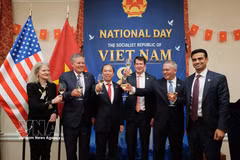 美国华盛顿特区各位代表共同庆祝越南社会主义共和国国庆81周年（1945年9月2日—2026年9月2日）。图自：越通社