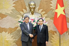 越南国会主席陈青敏会见日本自民党代理干事长萩生田光一 图自越通社