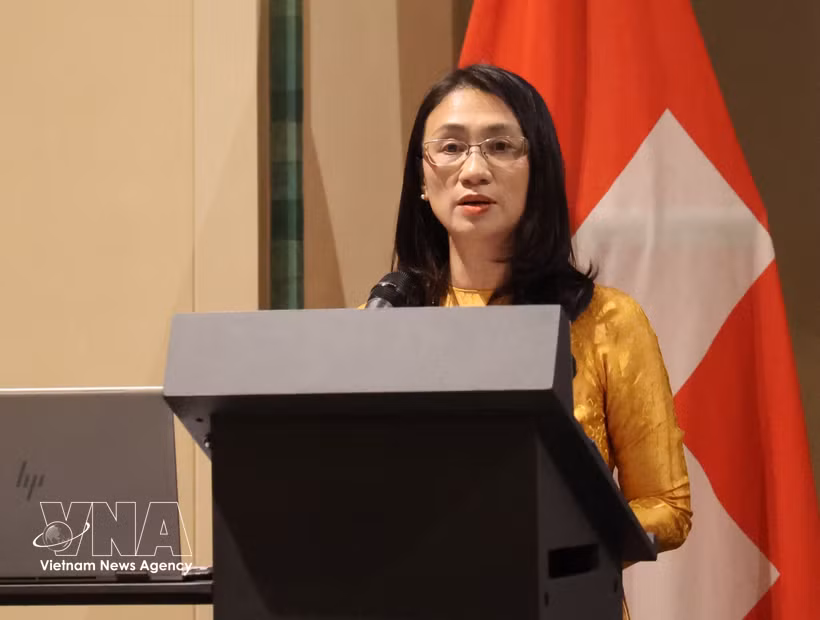 越南驻瑞士大使周梅英在活动上致辞。图片来源：越通社