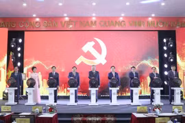 苏林总书记出席越南共产党第十四次全国代表大会信息网站开通仪式