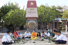 长沙群岛上的军民携手迎新春