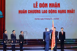 苏林总书记出席《人民报》创刊75周年纪念大会暨一级劳动勋章授予仪式