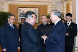 越共中央总书记苏林出席朝鲜劳动党建党80周年阅兵式