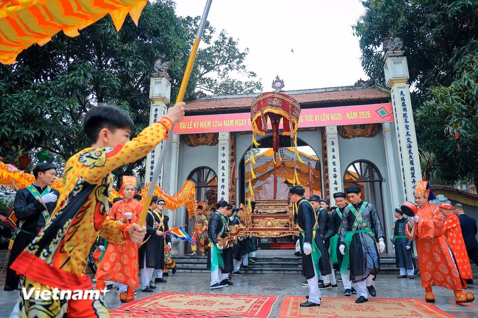 这是当地居民对民族英雄“布盖大王”冯兴表达诚挚敬意的机会。（图自Vietnam+）