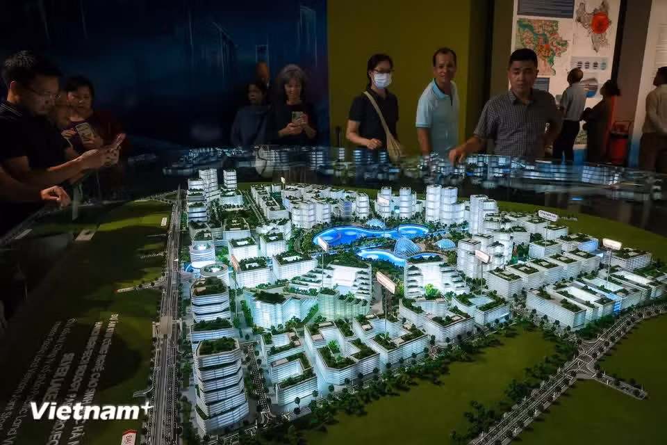 此外，博物馆还展出了河内市部分代表性项目的设计图和模型。（图自Vietnam+）