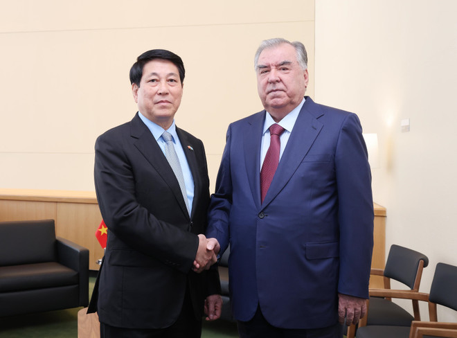 越南国家主席梁强会见塔吉克斯坦总统拉赫蒙 图自越通社 potal-chu-tich-nuoc-luong-cuong-gap-tong-thong-tajikistan-8290080.jpg