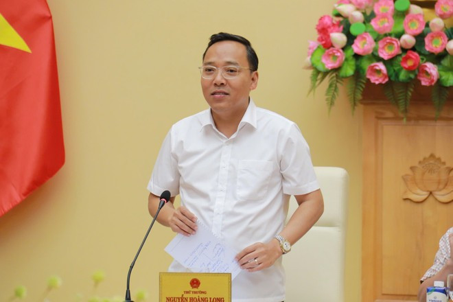 图3:工贸部副部长阮黄龙在会议上发表讲话。工贸部供图 61968c7fcf4844161d59.jpg