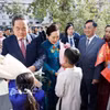 越南国会主席陈青敏会见旅居蒙古国越南人代表。图自越通社