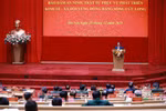 政府总理范明政在河内主持召开了“保障安全秩序，为九龙江三角洲地区经济社会发展服务”会议。图自越通社