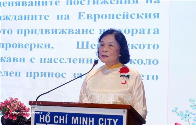 胡志明市越南与保加利亚友好协会主席黄泰兰发表讲话。图自越通社