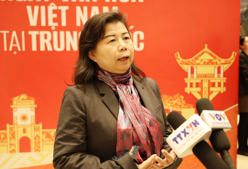 中国人民大学重阳金融研究院国别研究部研究员刘英。图自越通社